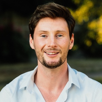 Chris Mackovjak, Broker